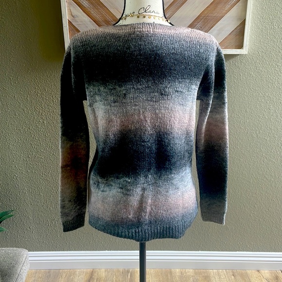 Venus XS Grey & Pink Sweater - Picture 2 of 5